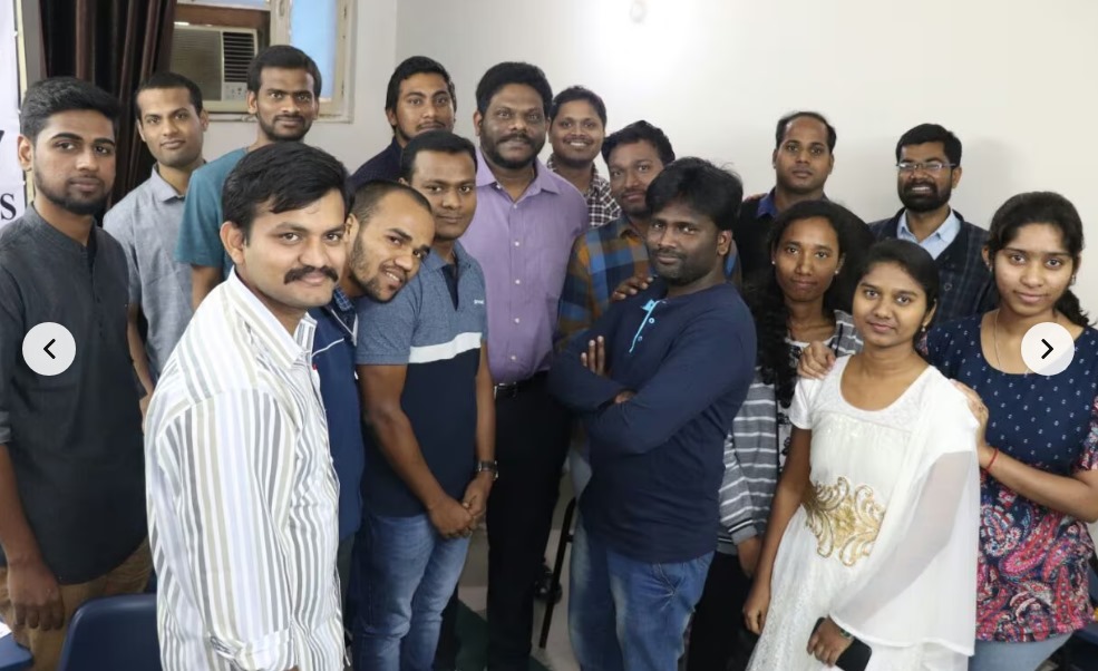 Who is the best teacher of anthropology in Raipur