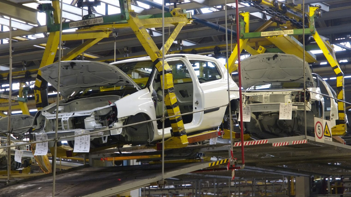 img-Centre Notifies Guidelines to Boost Electric Car Production