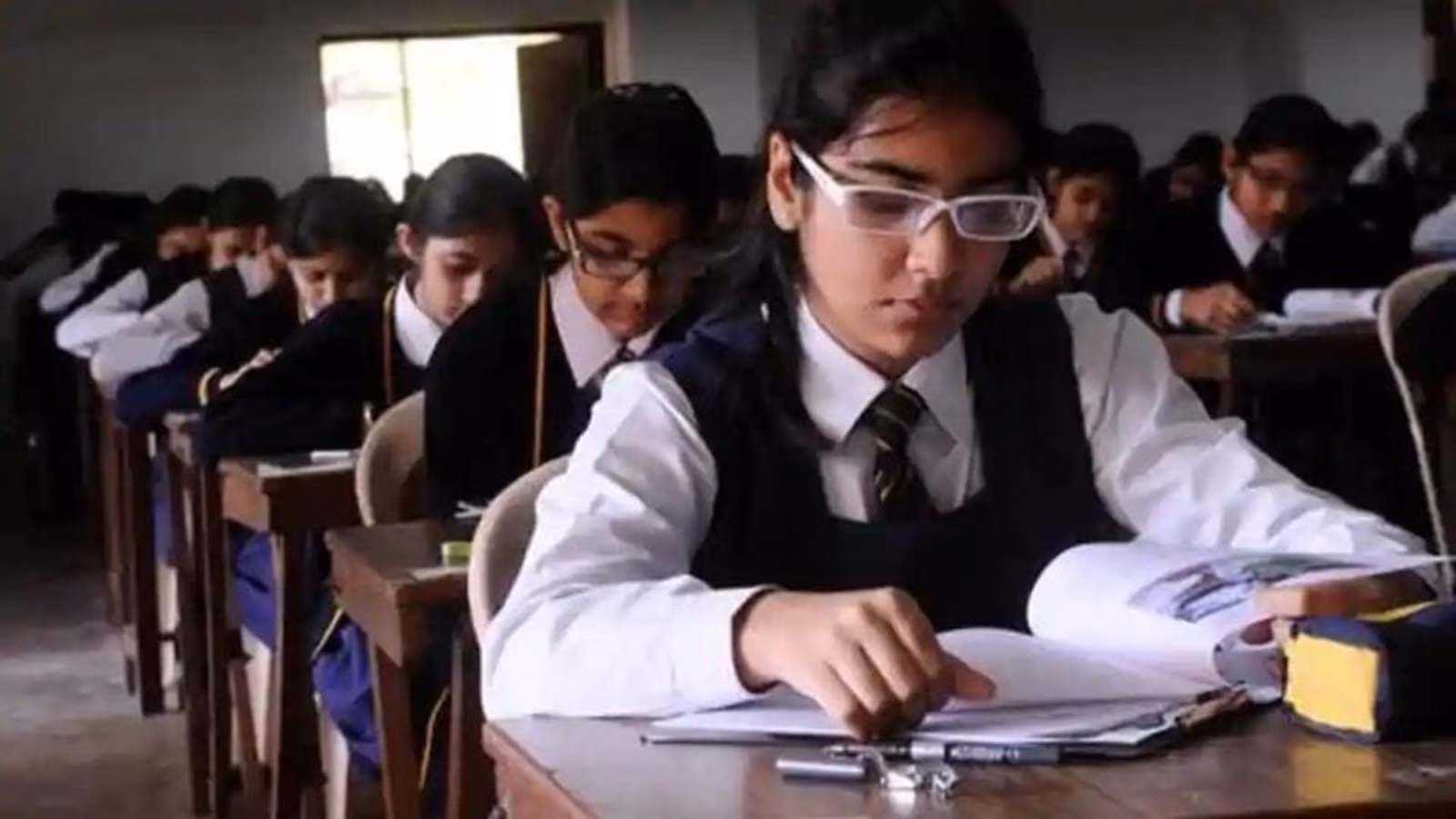 img-Government Ends No-Detention Policy in KVs and JNVs, Impacting 3,000 Schools