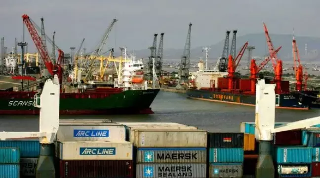 img-India's Record Exports in FY 2024-25 Amid Global Economic Slowdown