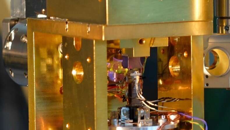 img-Research Team Takes Big Step Towards Making a Bose Metal
